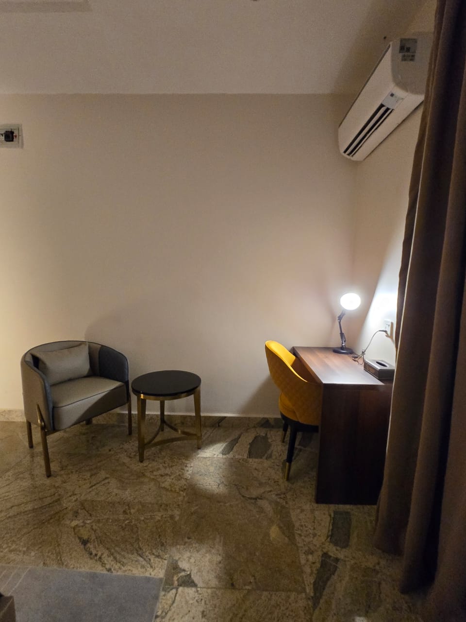Comfort Room with Courtyard View at Raynez Resort & Suites, Mabushi